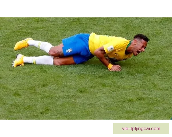 多库回应争议：未假摔倒地有因